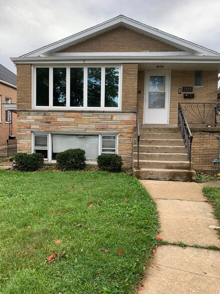 7327 W 57th St, Summit Argo, IL 60501
