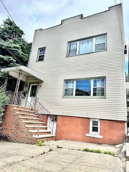 306 Columbia Ave, Jersey City, NJ 07307