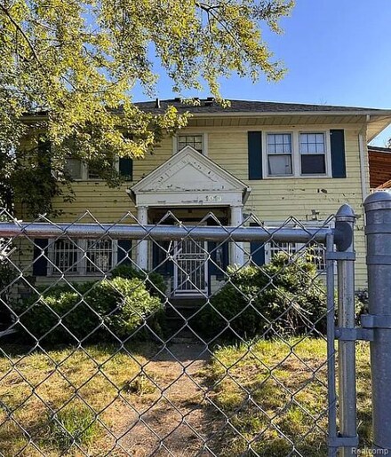 1013 W Hamilton Ave, Flint, MI 48504