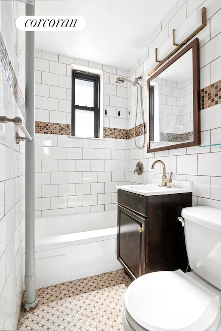 21-78 35th St Unit 4E, Astoria, NY 11105