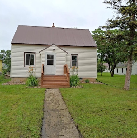 251 Colfax Ave NE, Hector, MN 55342