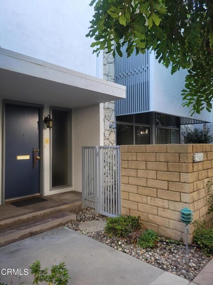 4217 W Sarah St Unit 23, Burbank, CA 91505