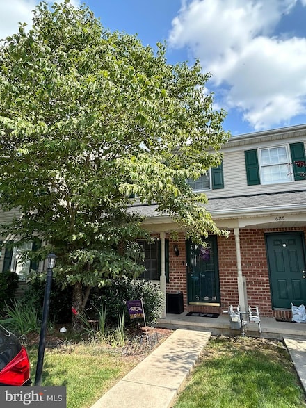 635 Robin Hill Cir, York, PA 17404