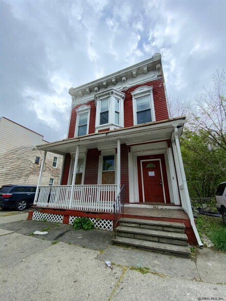143 5th Ave, Troy, NY 12180