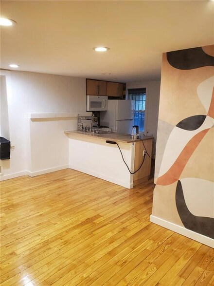 200 Spencer St, Brooklyn, NY 11205