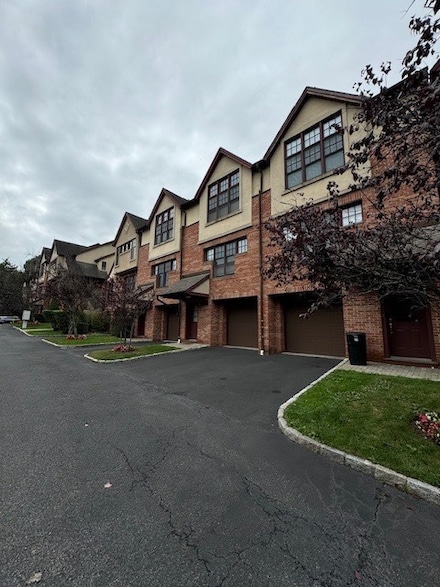 345 Central Park Ave Unit 345D, Scarsdale, NY 10583