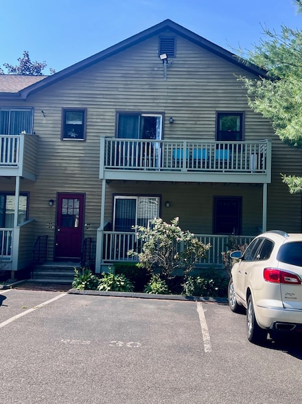 365 Glendale Ave Unit B5, Bridgeport, CT 06606