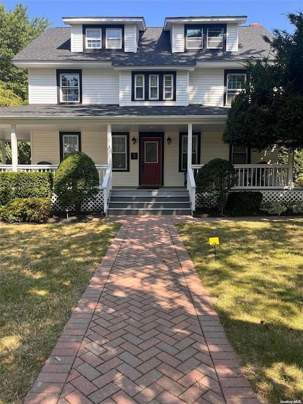 5 Maplewood Rd, Huntington Station, NY 11746