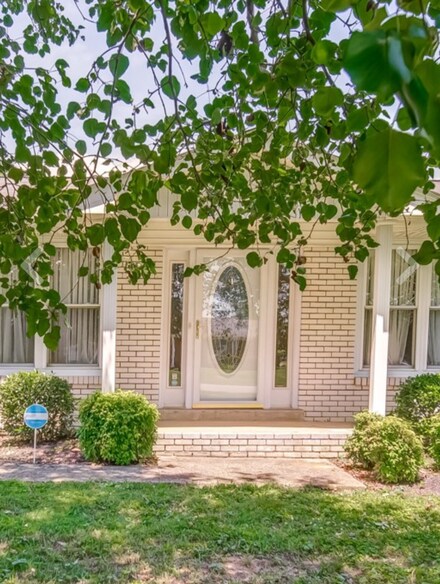 541 Des Moines Dr, Hermitage, TN 37076