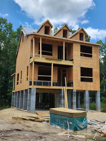 1299 Misty Grass Ct, Awendaw, SC 29429