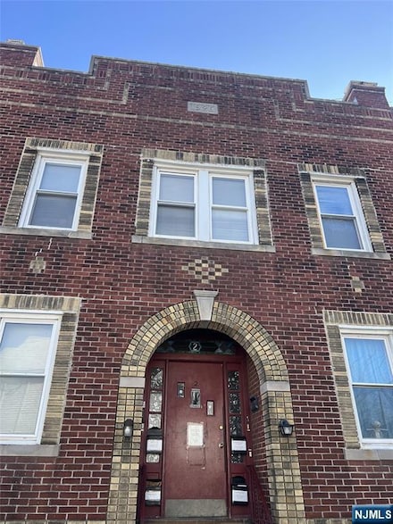 572 N 11th St, Newark, NJ 07107