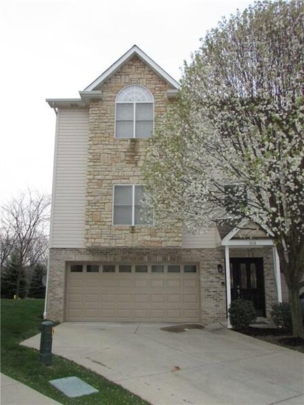 608 Imperial Dr, Imperial, PA 15126