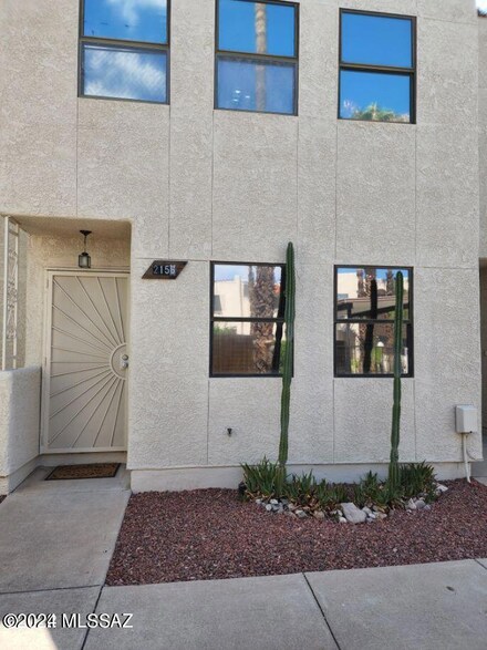 2156 N 1st Ave Unit 17, Tucson, AZ 85719