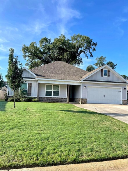 103 Karis Ct, Perry, GA 31069