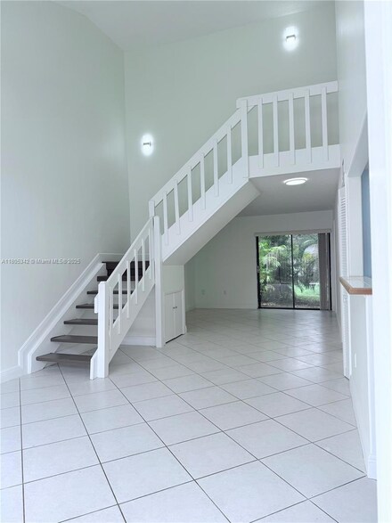 10532 SW 112th Ave, Miami, FL 33176