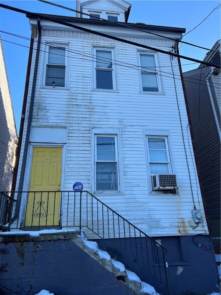 2414 Eccles St, Pittsburgh, PA 15210