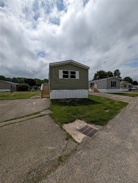5149 Henderson Rd Unit 84, Erie, PA 16509
