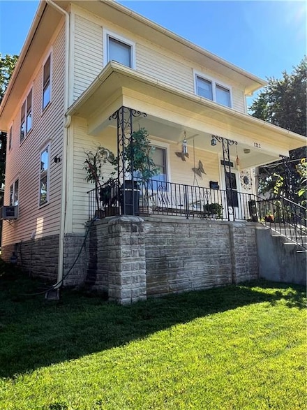 1212 Sylvanie St, Saint Joseph, MO 64501
