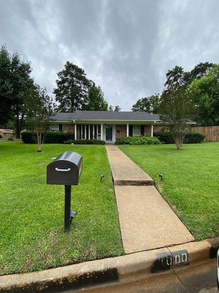 1000 Oakwood Dr, Longview, TX 75604