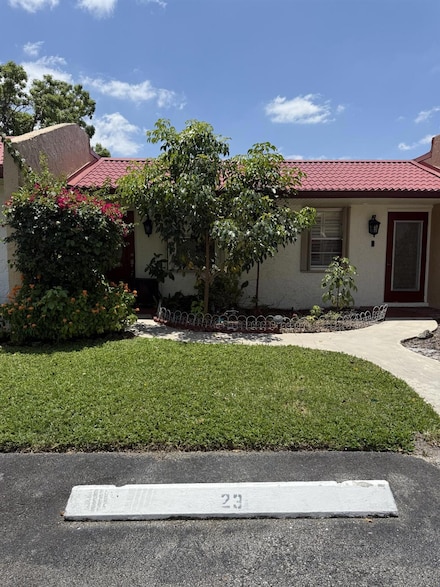 142 Lake Barbara Dr, West Palm Beach, FL 33411