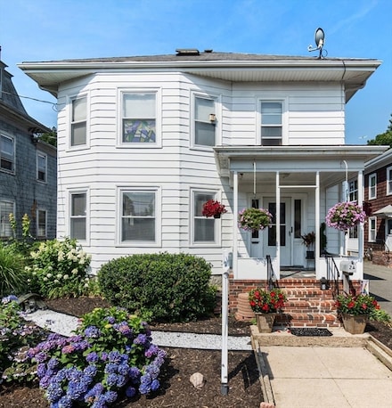 2A Linden St Unit 1, Salem, MA 01970