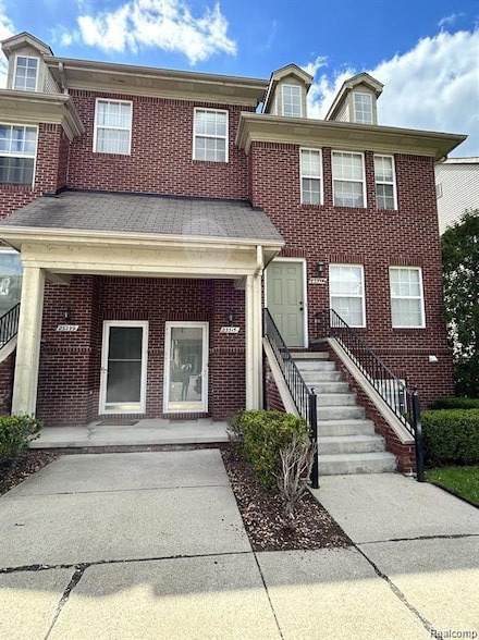 23315 Grayson Dr Unit 169, Southfield, MI 48075