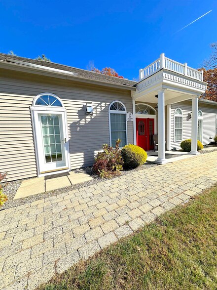 23 Lantern Ln, Kingston, NH 03848