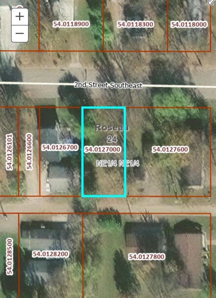 806 2nd St SE, Roseau, MN 56751
