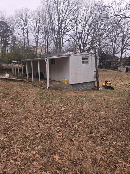 1629 Read Mountain Rd NE, Roanoke, VA 24019