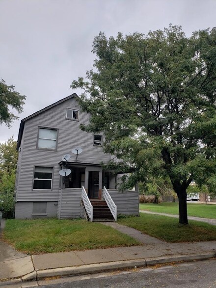 43 Carroll St, Hammond, IN 46320