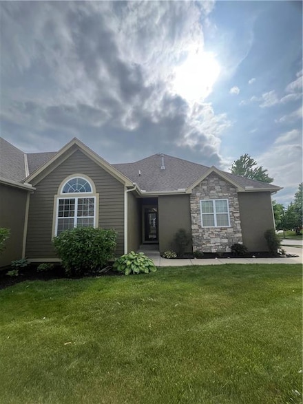 16899 S Bradley Dr, Olathe, KS 66062