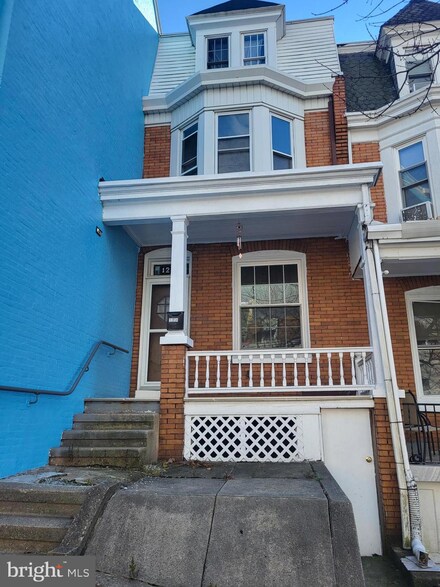 1254 Buttonwood St, Reading, PA 19604