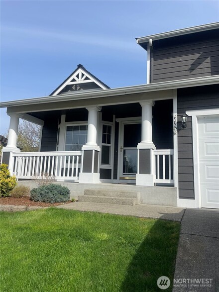 605 Peak Ln, Granite Falls, WA 98252