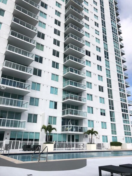 1861 NW South River Dr Unit 702, Miami, FL 33125