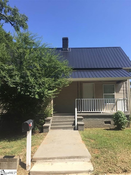 237 Poole St, Woodruff, SC 29388