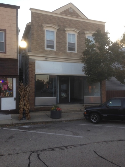 3929 Main St, Mc Henry, IL 60050