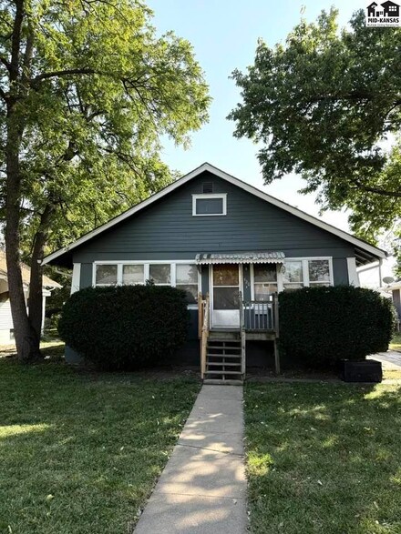 420 E Elizabeth St, McPherson, KS 67460