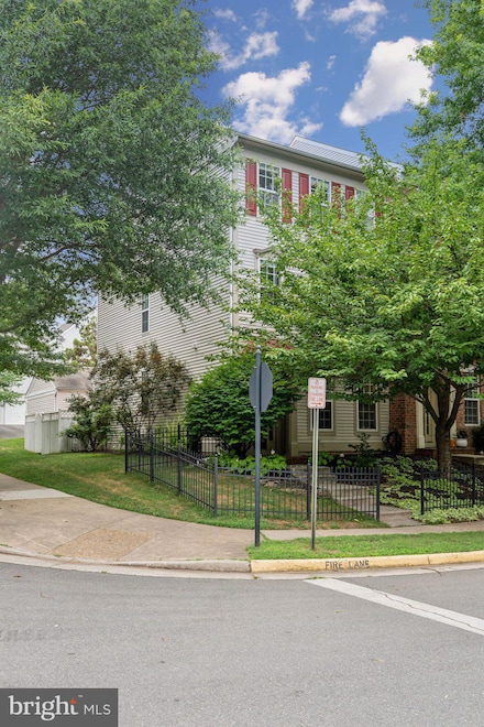 20353 Bowfonds St, Ashburn, VA 20147