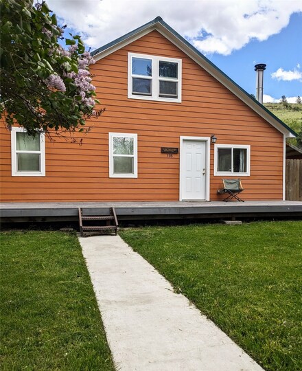 108 Blake St, Plains, MT 59859