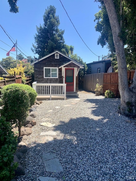 836 W J St, Benicia, CA 94510