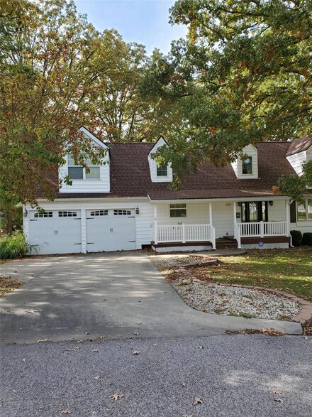 543 East St, Sullivan, MO 63080
