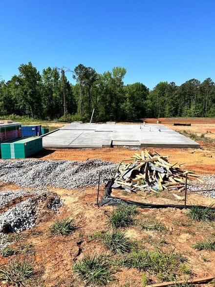 5170 Benenhaley Rd, Dalzell, SC 29040