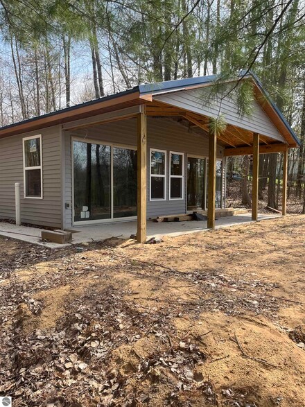 5359 Tilmann Ln, Weidman, MI 48893