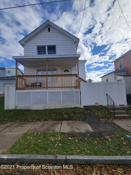 2813 Cedar Ave, Scranton, PA 18505