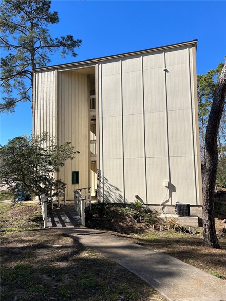 1406 April Villas, Montgomery, TX 77356