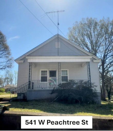 541 W Peachtree St, Woodruff, SC 29388