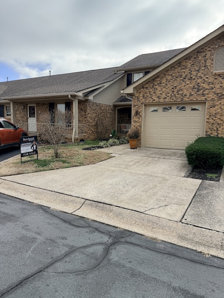 309 Kingswood Ct, Clarksville, TN 37043