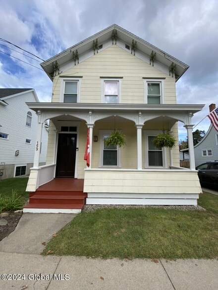 159 W Circular St, Saratoga Springs, NY 12866