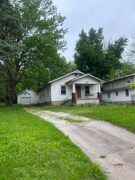 1443 S Jefferson Ave, Springfield, MO 65807