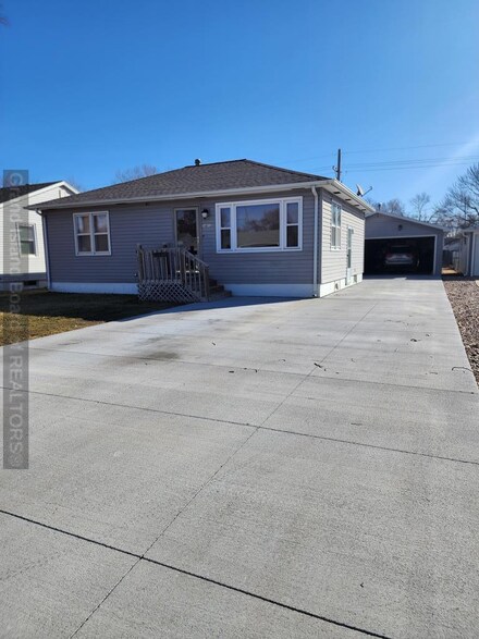 1411 N Park Ave, Grand Island, NE 68803